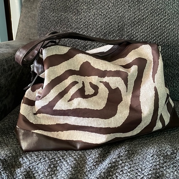 Brown Zebra Tote 🦓 - Picture 2 of 12